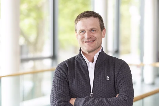 Prof. Dr. -Ing. Thorsten Frank