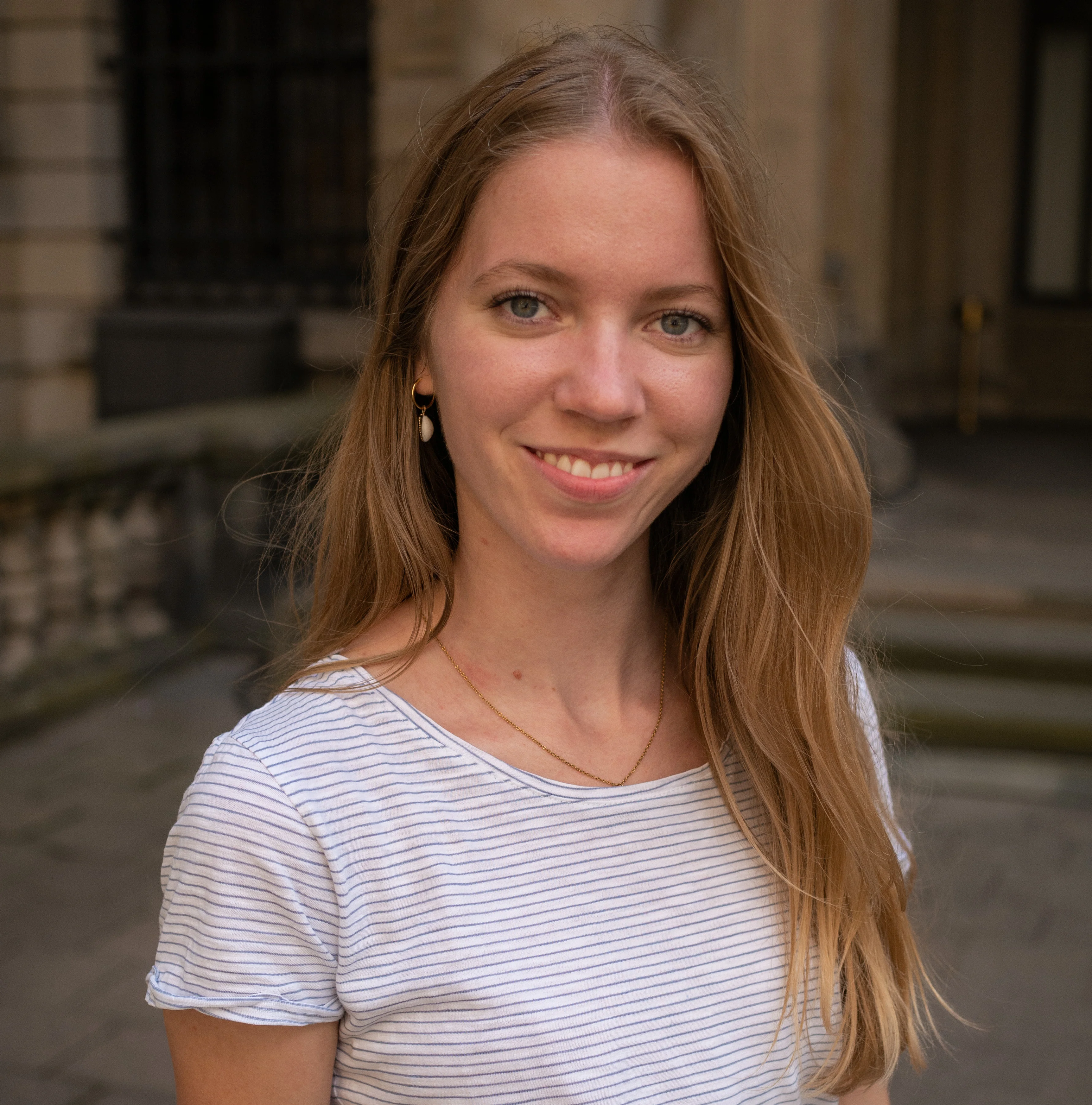 Annika Grüschow teilt ihre Erfahrungen mit dem Showabend der Hochschule Worms.