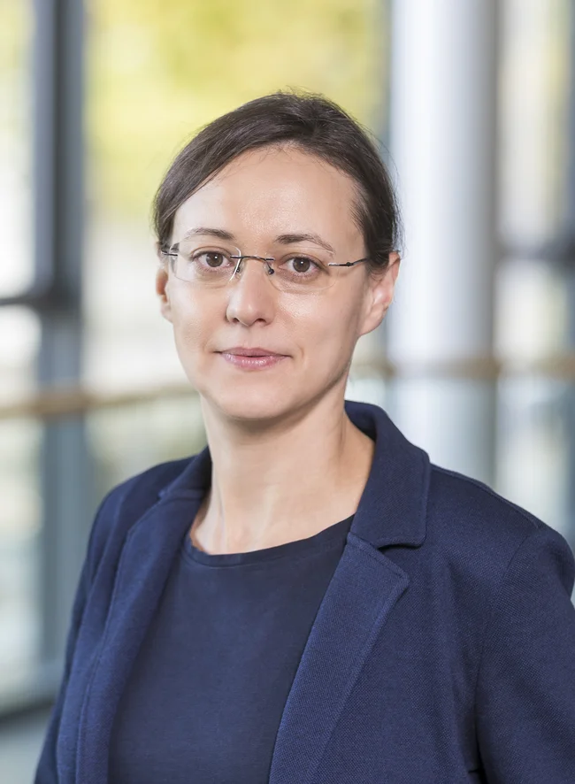 Prof. Dr.-Ing Elisabeth Drayer, Professorin. 