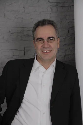 Lothar Schmitz
