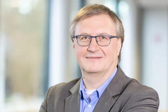 Porträt Prof. Dr. Frank Fichert, Studiengangleiter Aviation Management and Piloting - dual (B.Sc.)